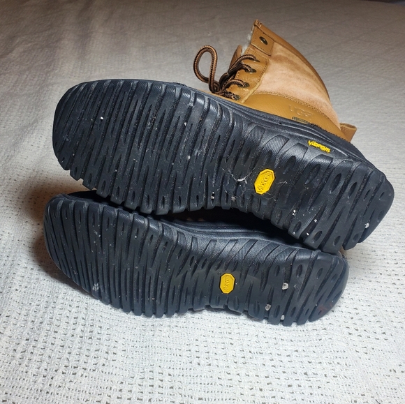 UGG Women's Adirondack II Winter Boot, Chestnut, Size 7 - Picture 5 of 10